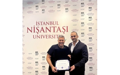 Akademi Derneği Yönetiminden Dr. Levent UYSAL'a Onursal Üyelik Takdimi